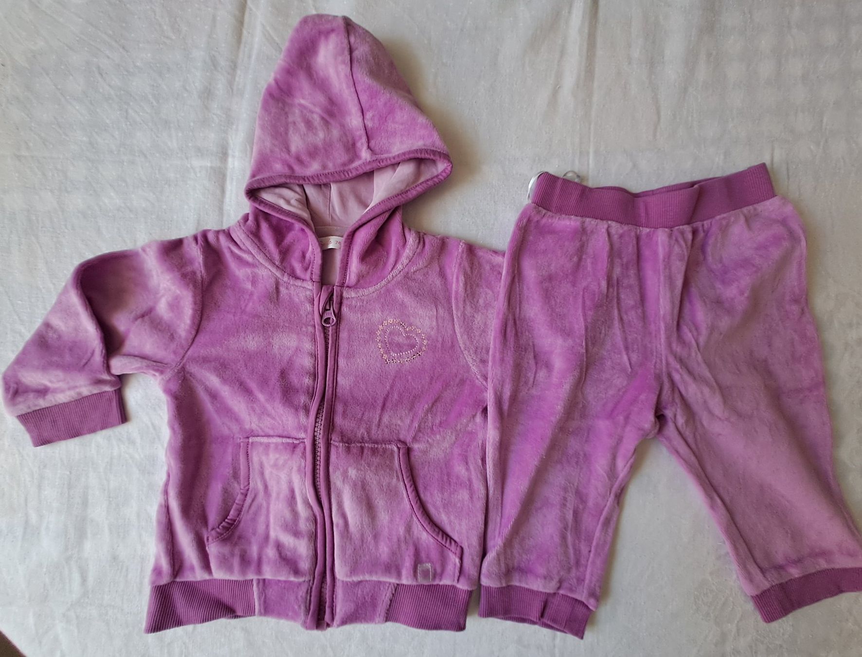 Lotti & Set di vestiti: Ensemble Training pour fille taille 74 – Usato da Le Noirmont venduto da sportboutique