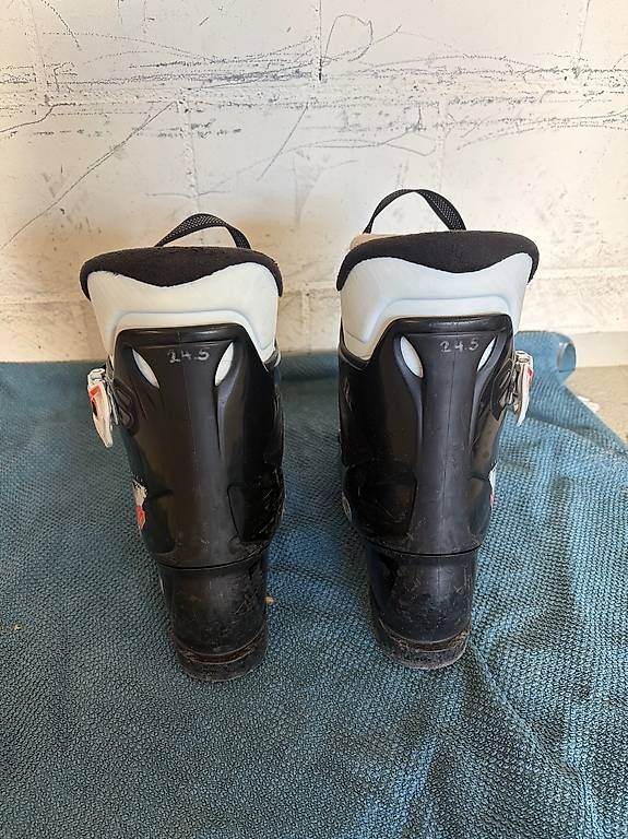 Scarpe per ragazzi: Skischuh Kinder – Usato da Niederbüren venduto da Rothlinger 2