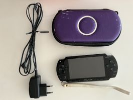 Sony PlayStation Portable PSP 1004 + Memory card 8Gb + case