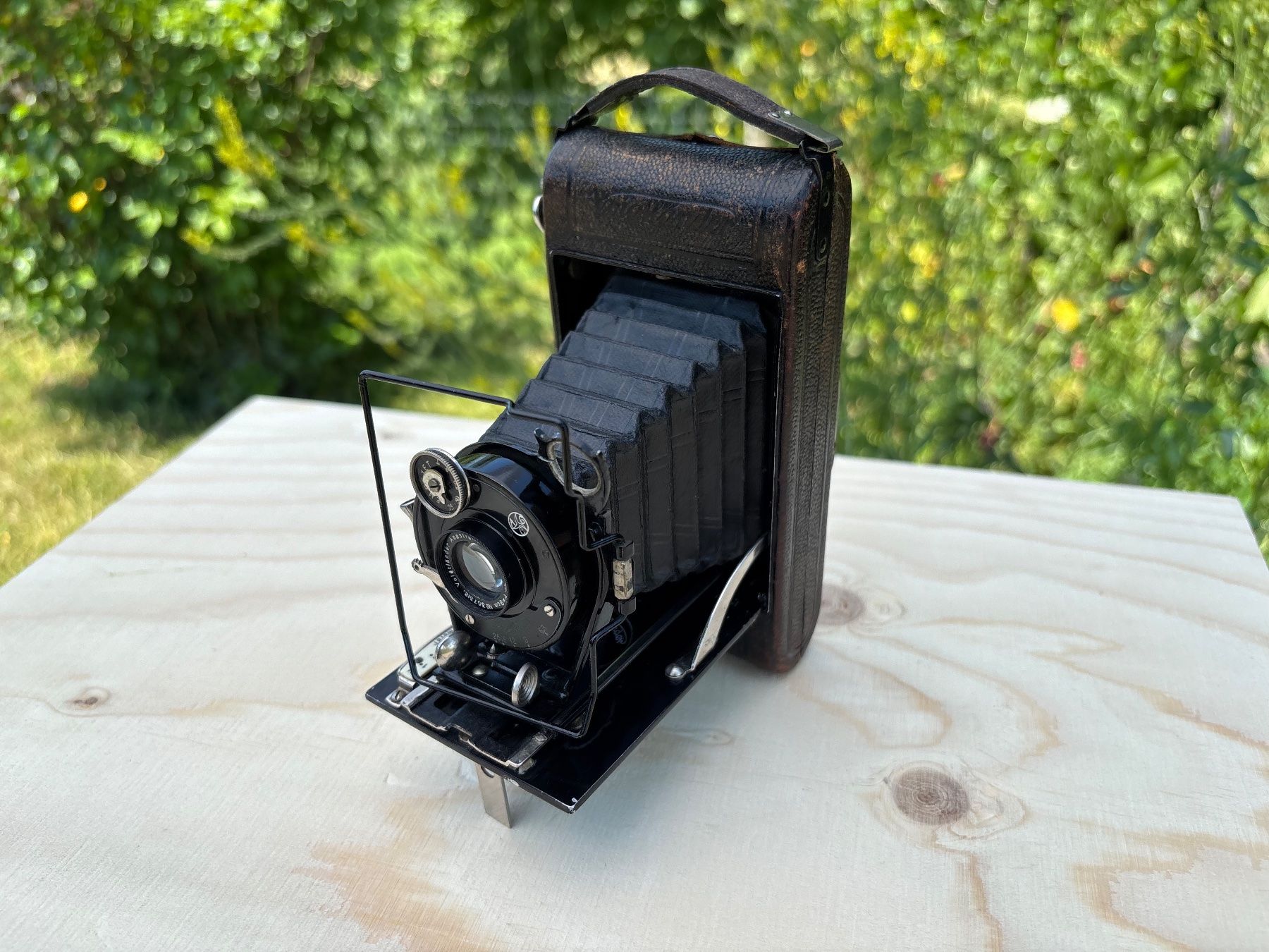 Voigtländer Fotocamera: antike Voigtländer Kamera – Usato da Feldbach venduto da Olive1