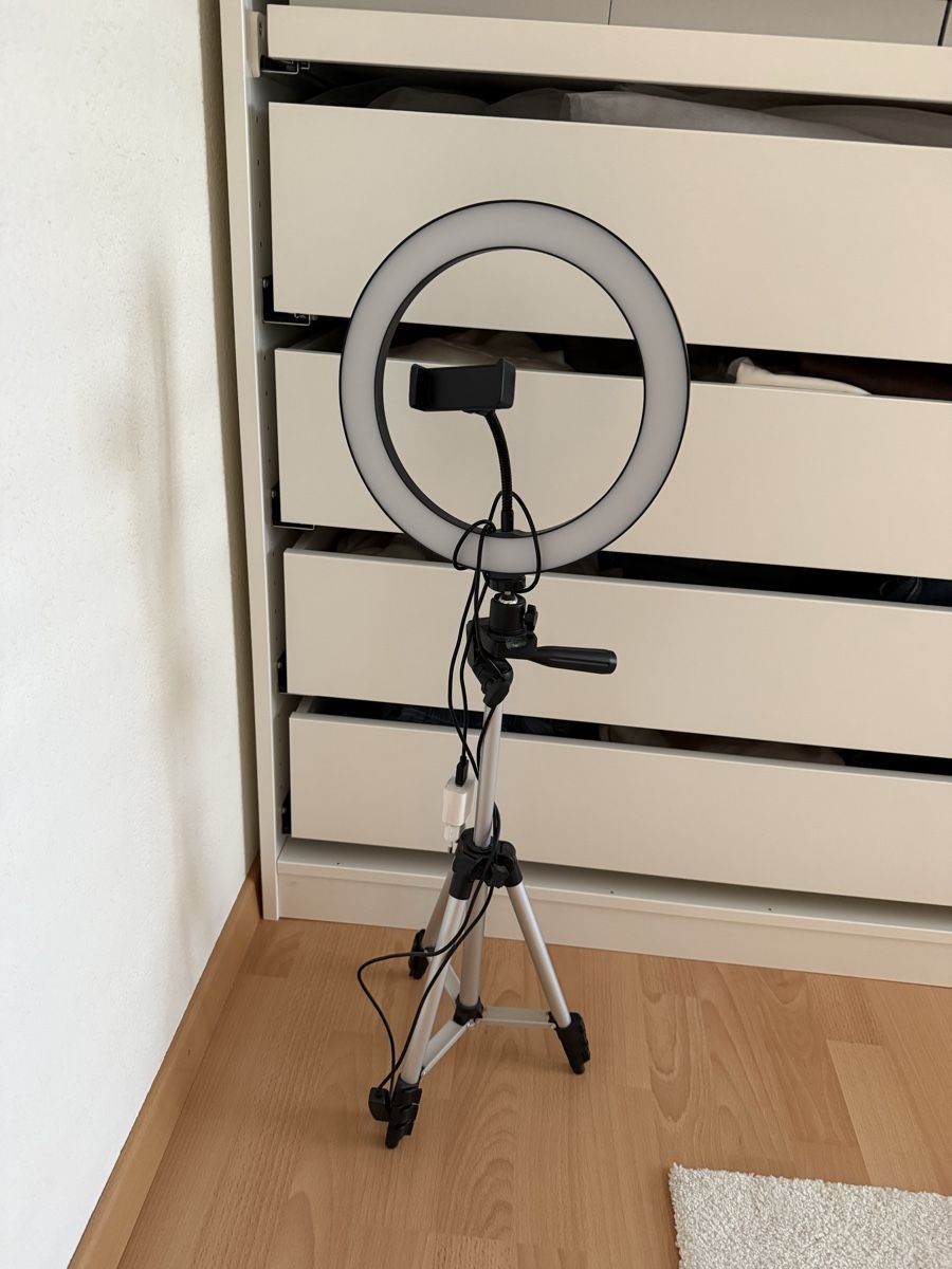 Staffe: Ringlicht mit Stativ und Handyhalterung – Nuovo (secondo la descrizione) da Alpnach Dorf venduto da beauty87