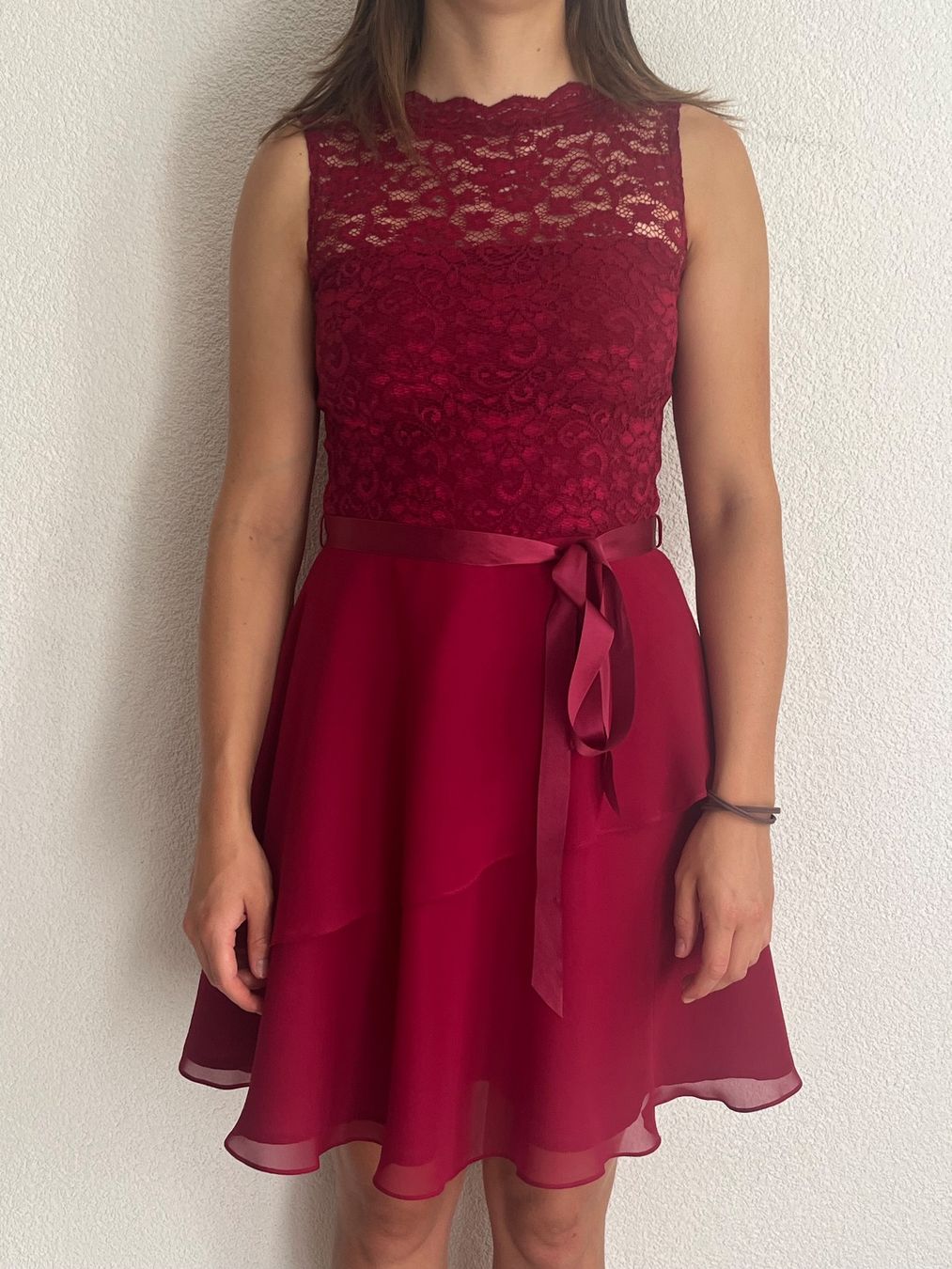 Kleider: Weinrotes Abendkleid – Neu (gemäss Beschreibung) aus Wabern von str_yq7q 1