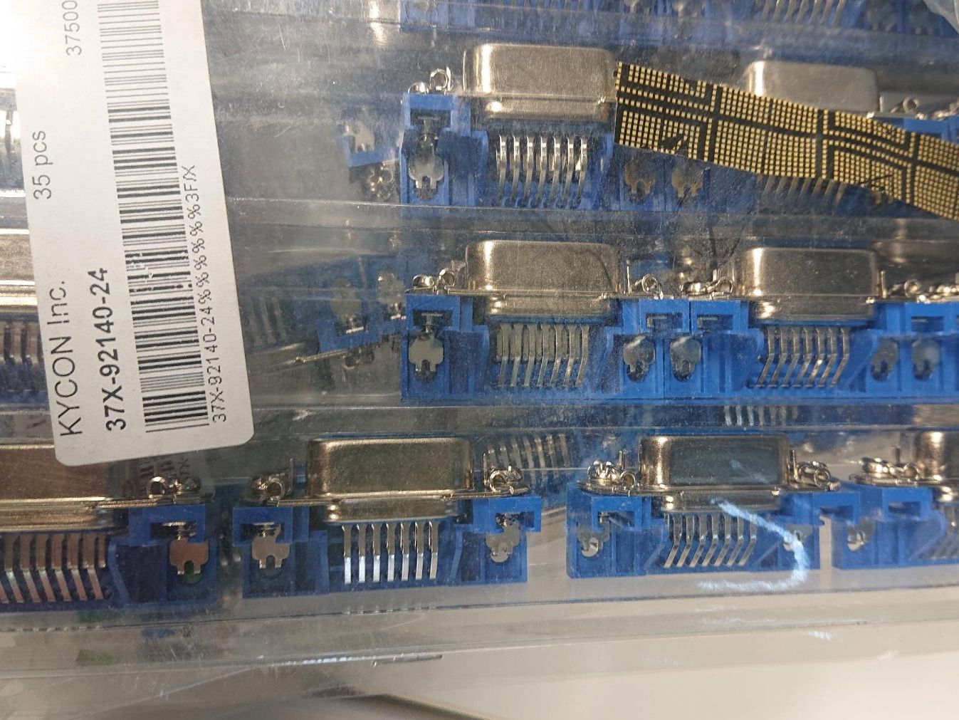 Elektronikbauteile: 140x D-Sub Micro-D Connectors 12P - 37X-92140-24 - Kycon – Neu (gemäss Beschreibung) aus Grenchen von Zombiepolizist