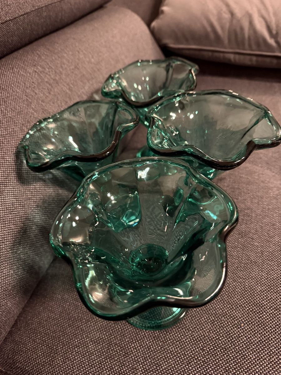 Bicchieri: 4 schöne Glaceschalen aus Glas – Usato da Buchs SG venduto da and_d8tp 4