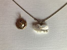 Collier plaqué or et deux pendentifs 
