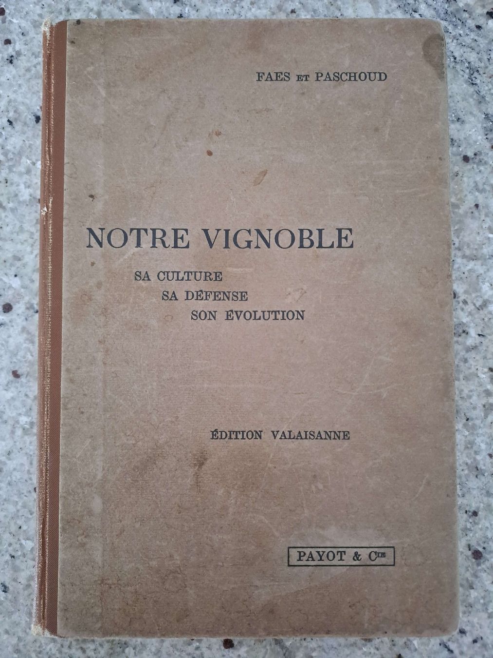 Libri: Vintage Viticulture Book "Notre Vignoble" – Usato da Genève venduto da sunsustains