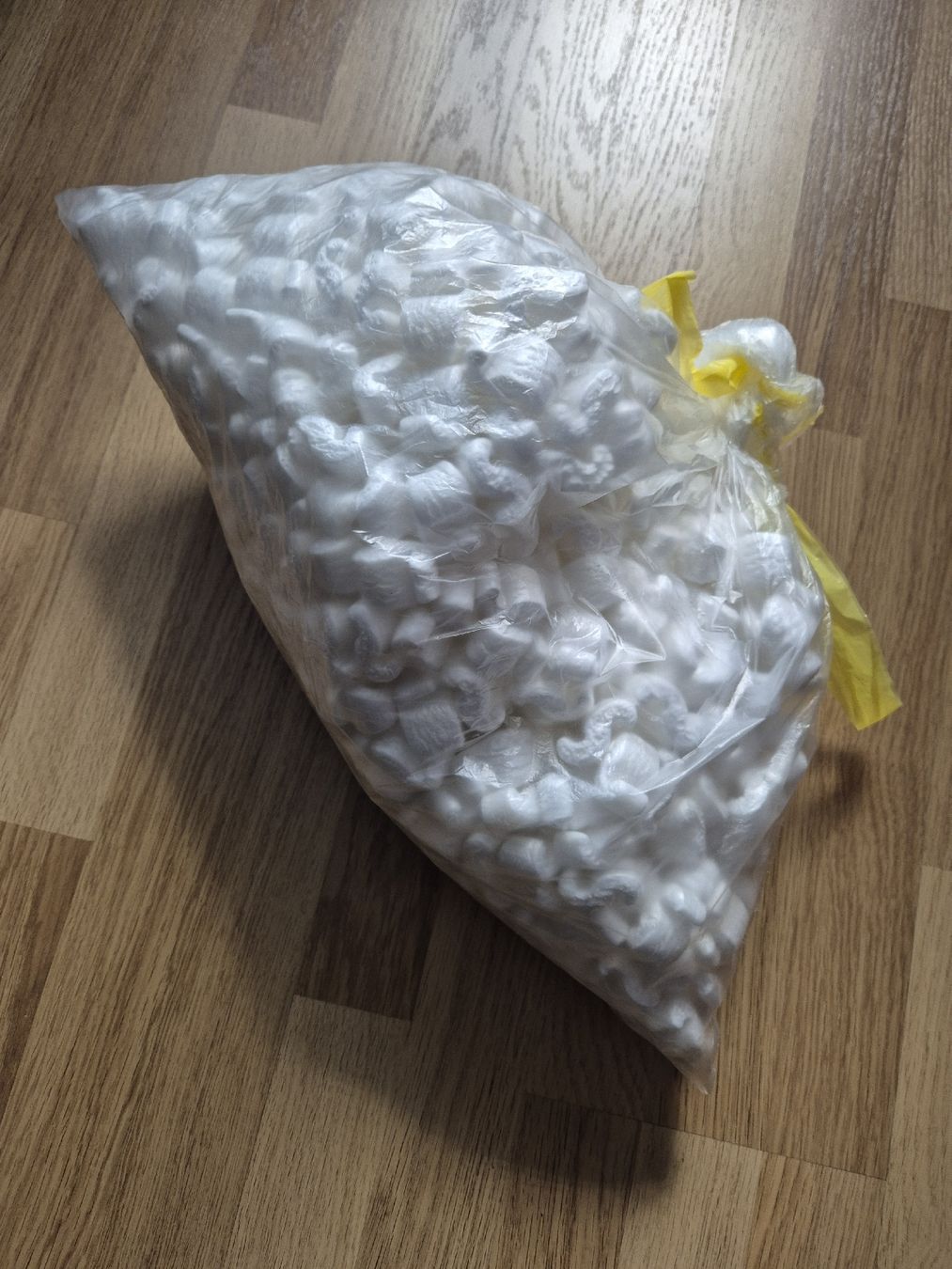 Füllmaterial: Füllmaterial Verpackungschips – Gebraucht aus Langenthal von Polarisstern 1