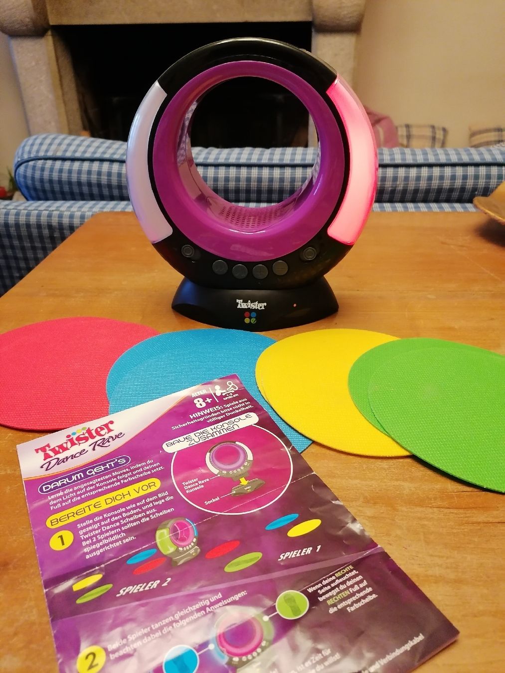 Hasbro Giochi: TWISTER Dance Rave – Usato da Solothurn venduto da Shanty.20