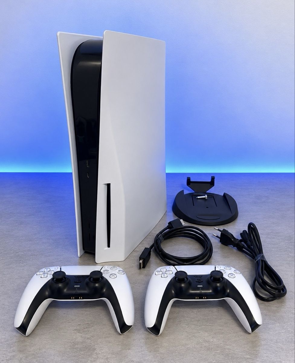 Sony Console: Sony PlayStation 5 Disc Edition + 2 Controller – Usato da Spreitenbach venduto da momo5_5