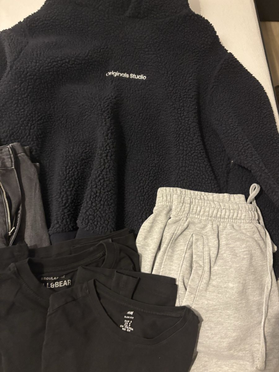 Kleiderpakete: Herren Bekleidungsset Pullover, Jeans, T-Shirts – Gebraucht aus Windlach von ssp_k9j9 2