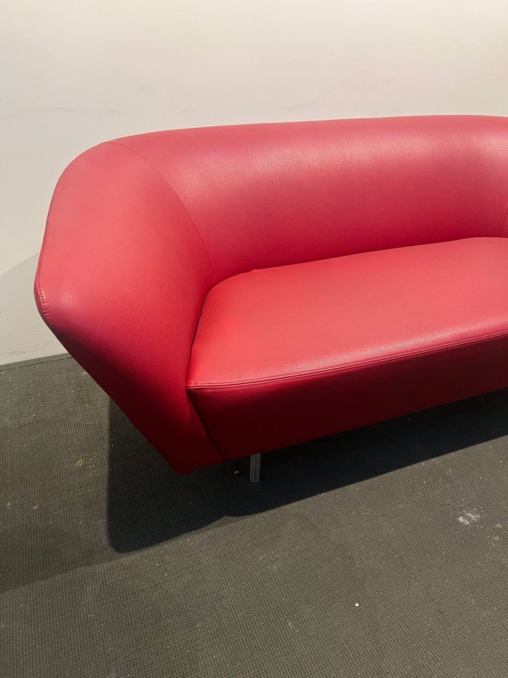 Arper Sofas: 001 ARPER Loop 2er Sofa – Gebraucht aus Wangen an der Aare von TBYN 2