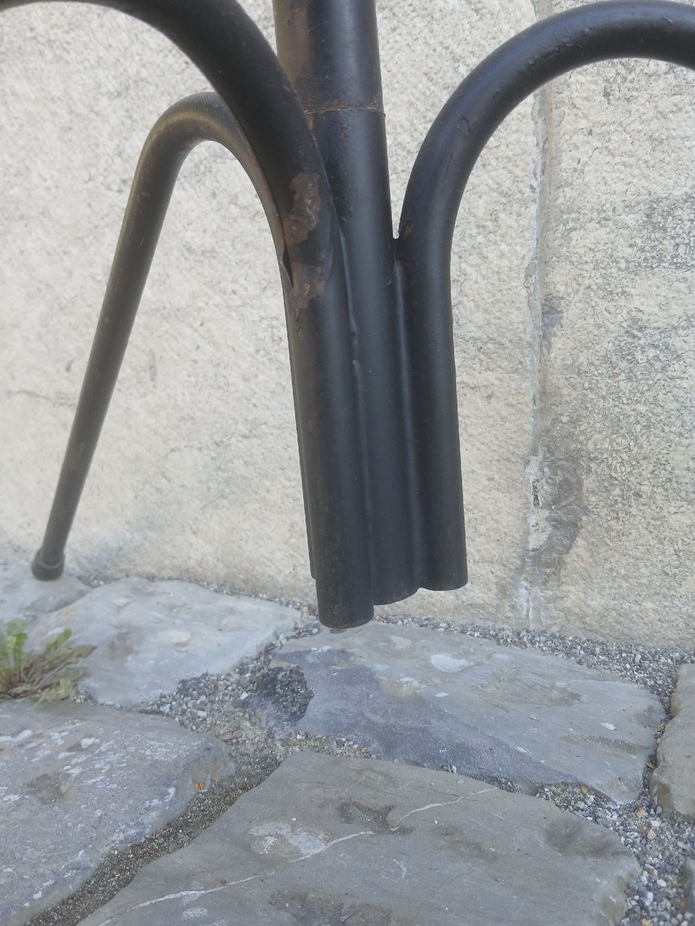 Garderobe: Sputnik Kleiderständer, Mid-century modern – Gebraucht aus Bern von MattePostBrocki 4