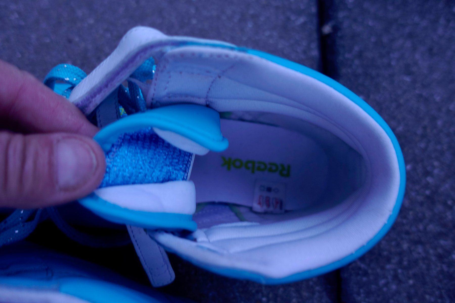 Reebok Scarpe da uomo: Reebok Vintage Turnschuhe 41 hellblau – Nuovo (secondo la descrizione) da Chur venduto da JennyAlexander 4