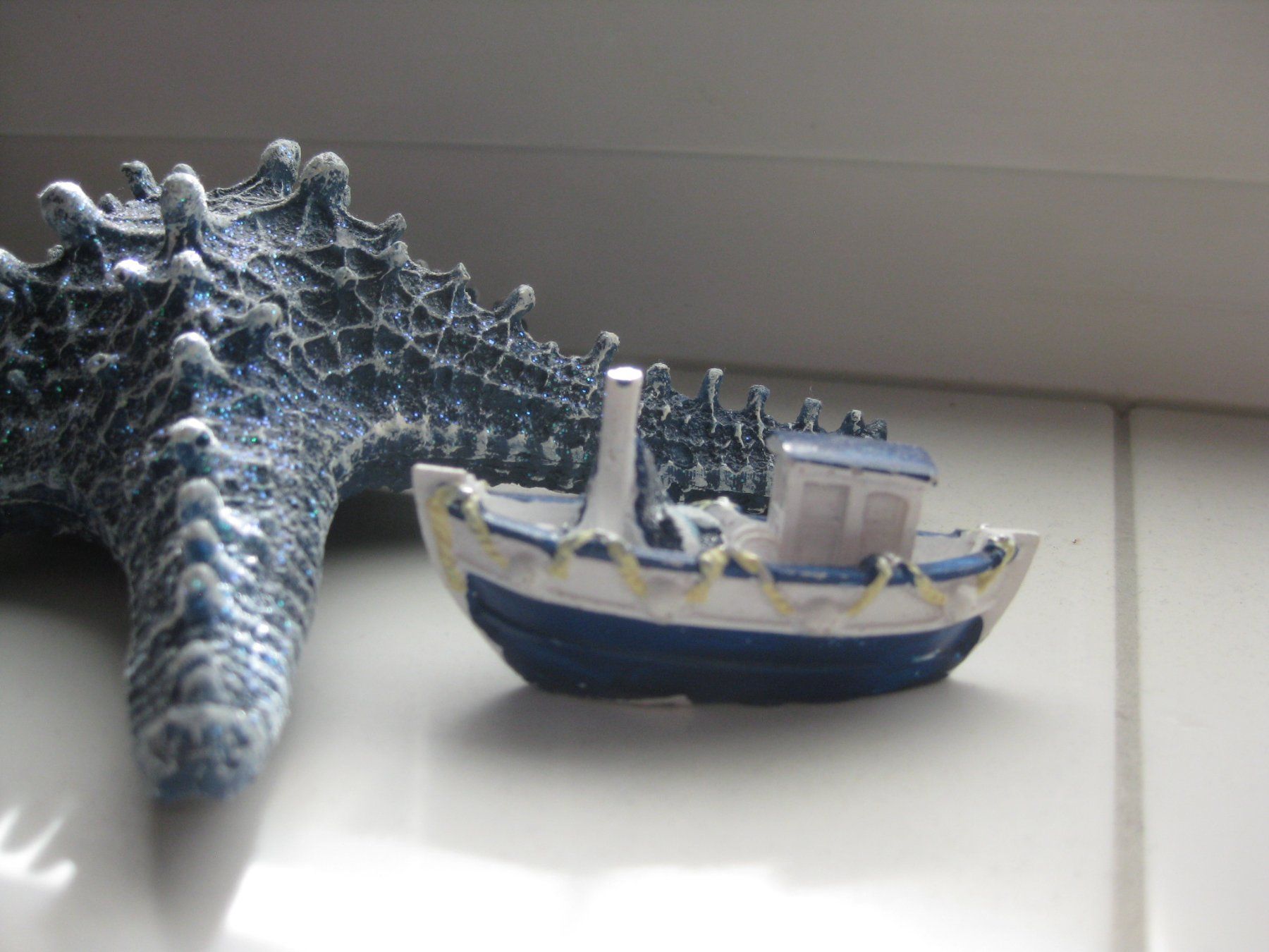 Toutes les décorations: Schöner SEESTERN mit Glitzer Martime und 1 Fischerboot – Neuf (Voir description) à Romanshorn par Wazoohandlung 4