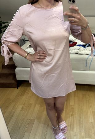 Rosa Kleid mit Perlen - Grösse M