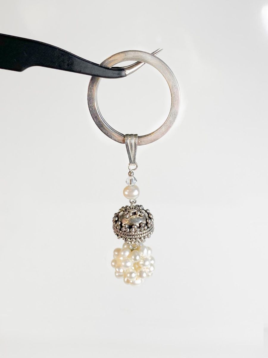 Porte-clés: Keyring with Pearls – Neuf avec emballage d'origine à Zürich par Grothschild
