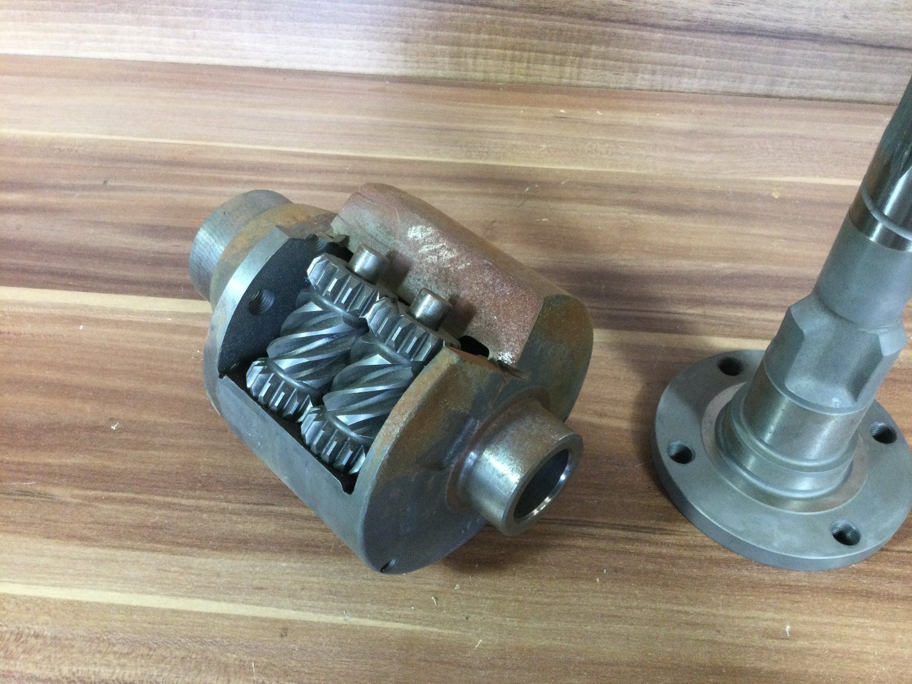 Attrezzi da lavoro: Schnittmodel Torsen-Mittendifferential ändlich Audi Quattro – Usato da Wangen SZ venduto da kuriosum12 4