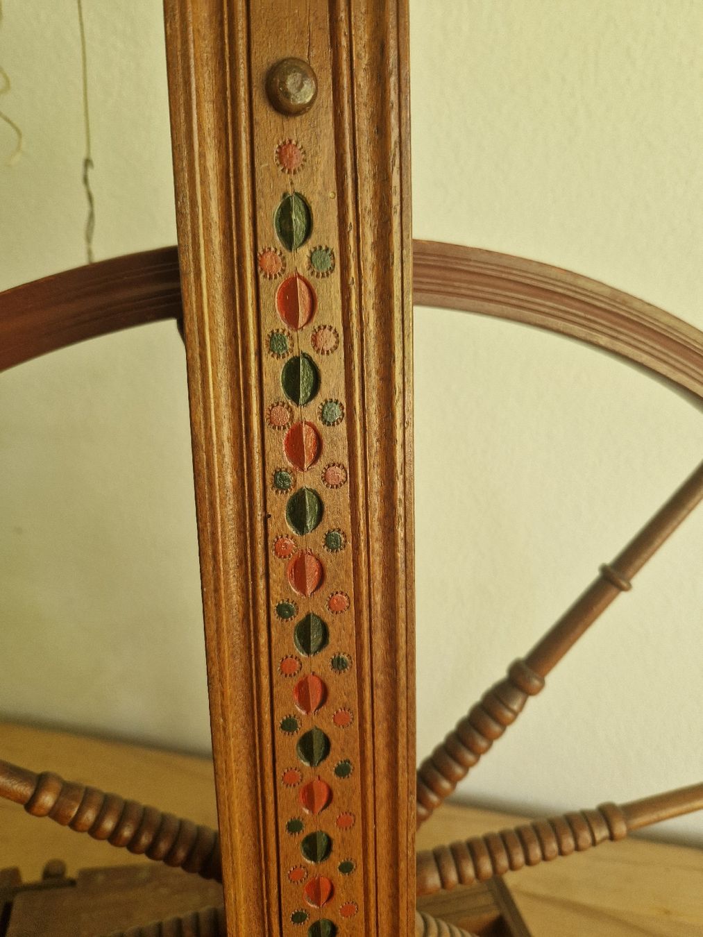 Ruote per filare: Antikes Spinnrad 1881 – Usato da Basel venduto da Luckyvrena 2