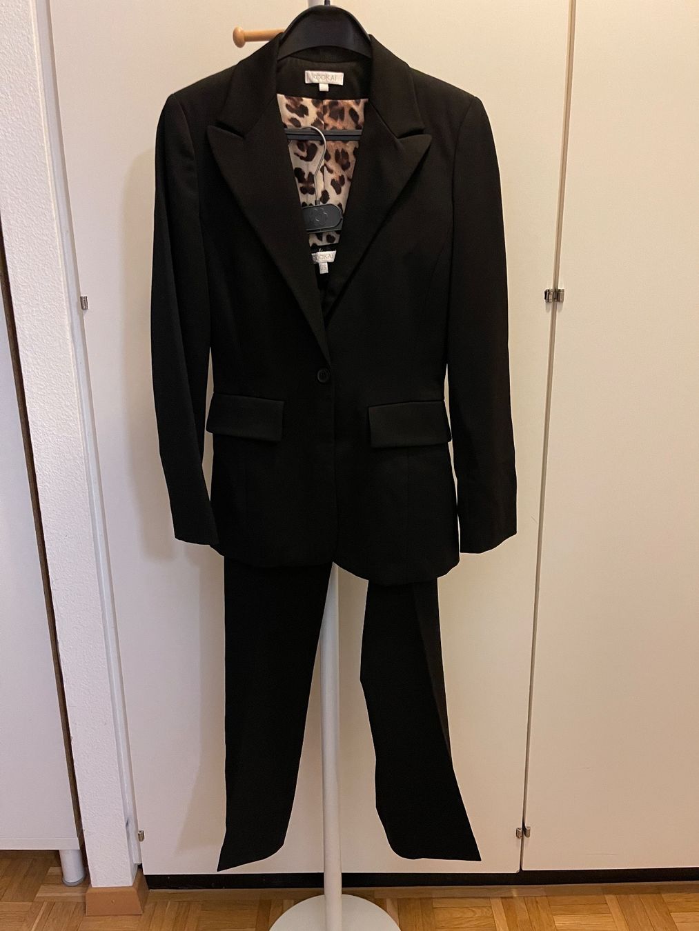Completi & Tailleur: Ensemble Kookai jacket and trouser – Usato da Epalinges venduto da Lily2006 1
