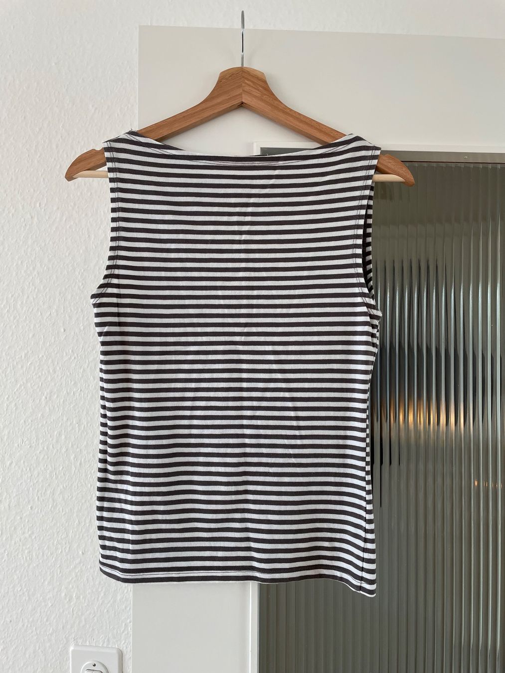 Weekday Top: Ärmelloses Top von Weekday - M – Usato da Basel venduto da opeppa