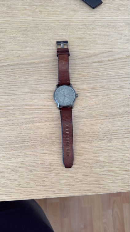 Diesel Montres: Diesel Uhr mit Lederarmband – D'occasion à Hornussen par Dude1991