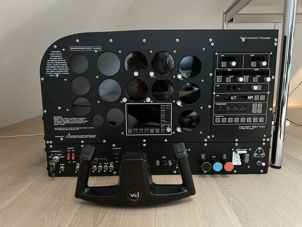 Giochi: VRI Prop Cockpit Trainer Flugsimulator – Nuovo (secondo la descrizione) da Spiegel b. Bern venduto da Nuffnuff