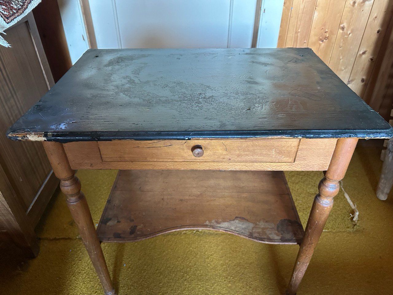 Tables: Antiker Beistelltisch – D'occasion à Ins par ab_80 1