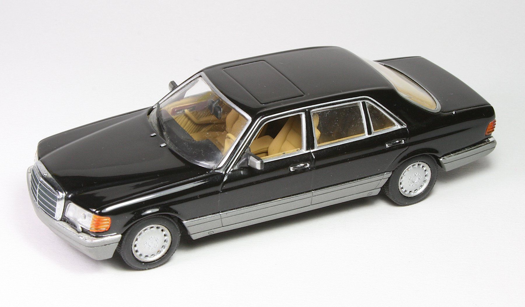 Minichamps Modellini d'auto: Mercedes Benz 560 SEL – Usato da Elsau venduto da Peekay8 4