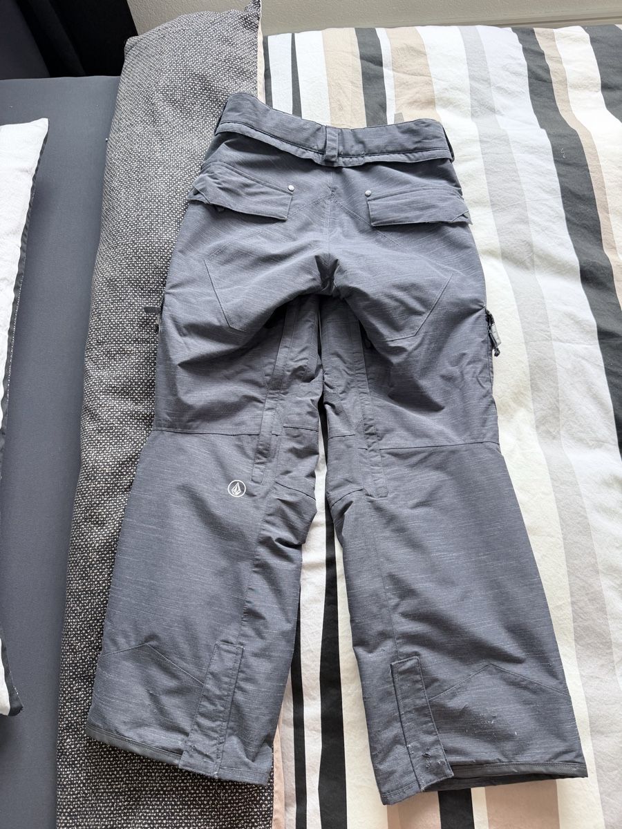 Volcom Hosen: Volcom Ski Pants Grey – Gebraucht aus Zürich von jil_7l2p 1