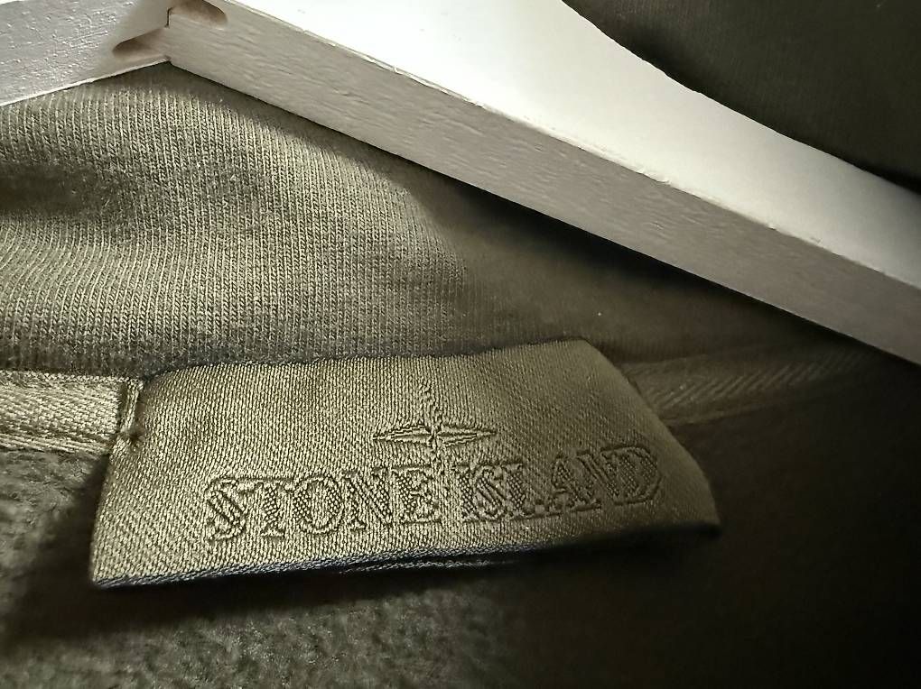 Giacche: stone Island Jacke grün – Usato da Zürich venduto da Divi64 1