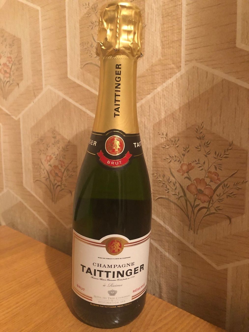 Taittinger Vino: Champagner Taittinger Brut Reserve. 3.75 – Nuovo e nell'imballaggio originale da Wald ZH venduto da mlnt