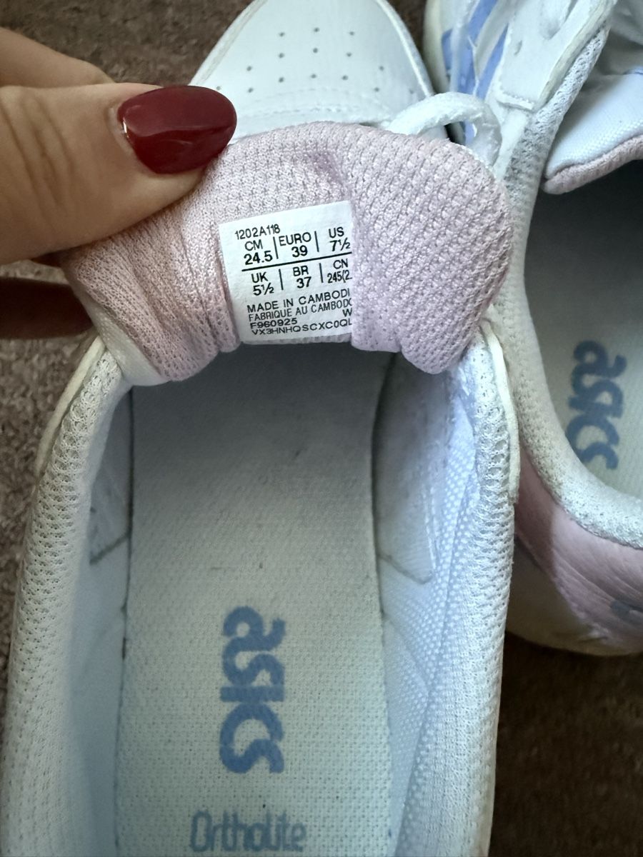 Asics Chaussures femmes: Asics Schuhe – Neuf (Voir description) à Zürich par Dalia.ababssa 3