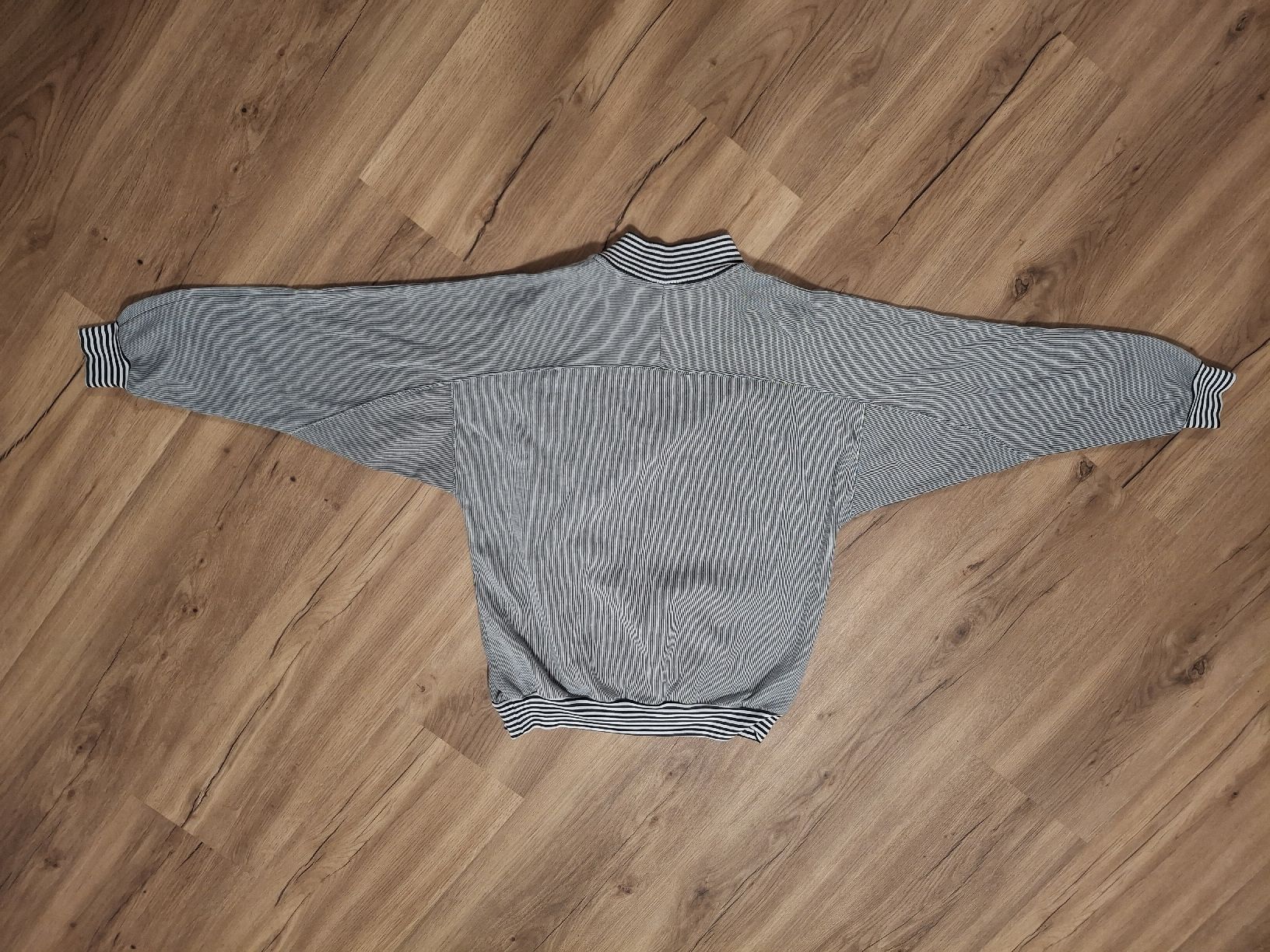 Pulls & Sweat-shirts: Adidas Pullover Grösse 5 – D'occasion à Bäriswil BE par vonys 5