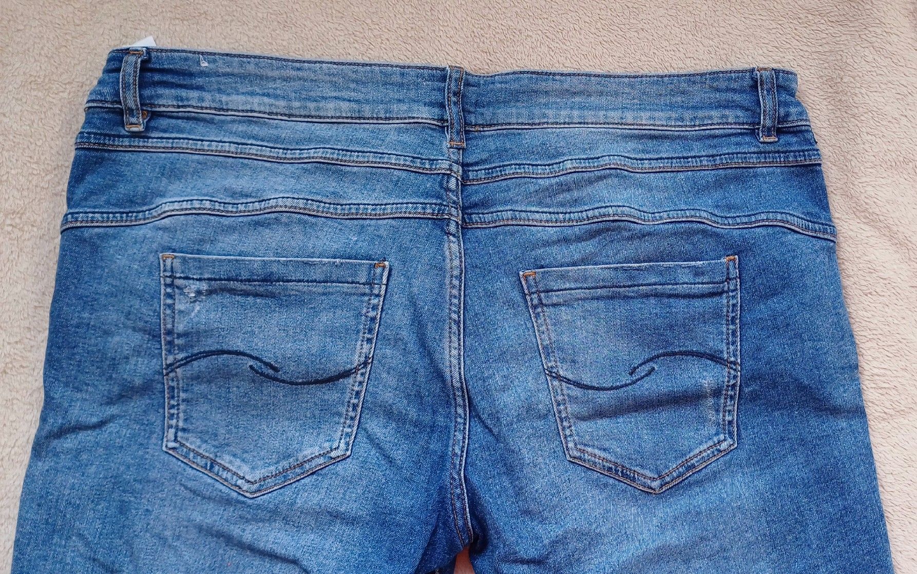Jeans: s.Oliver Jeans Capri Damen Grösse W/44 – Nuovo (secondo la descrizione) da Volketswil venduto da Anzaru 2