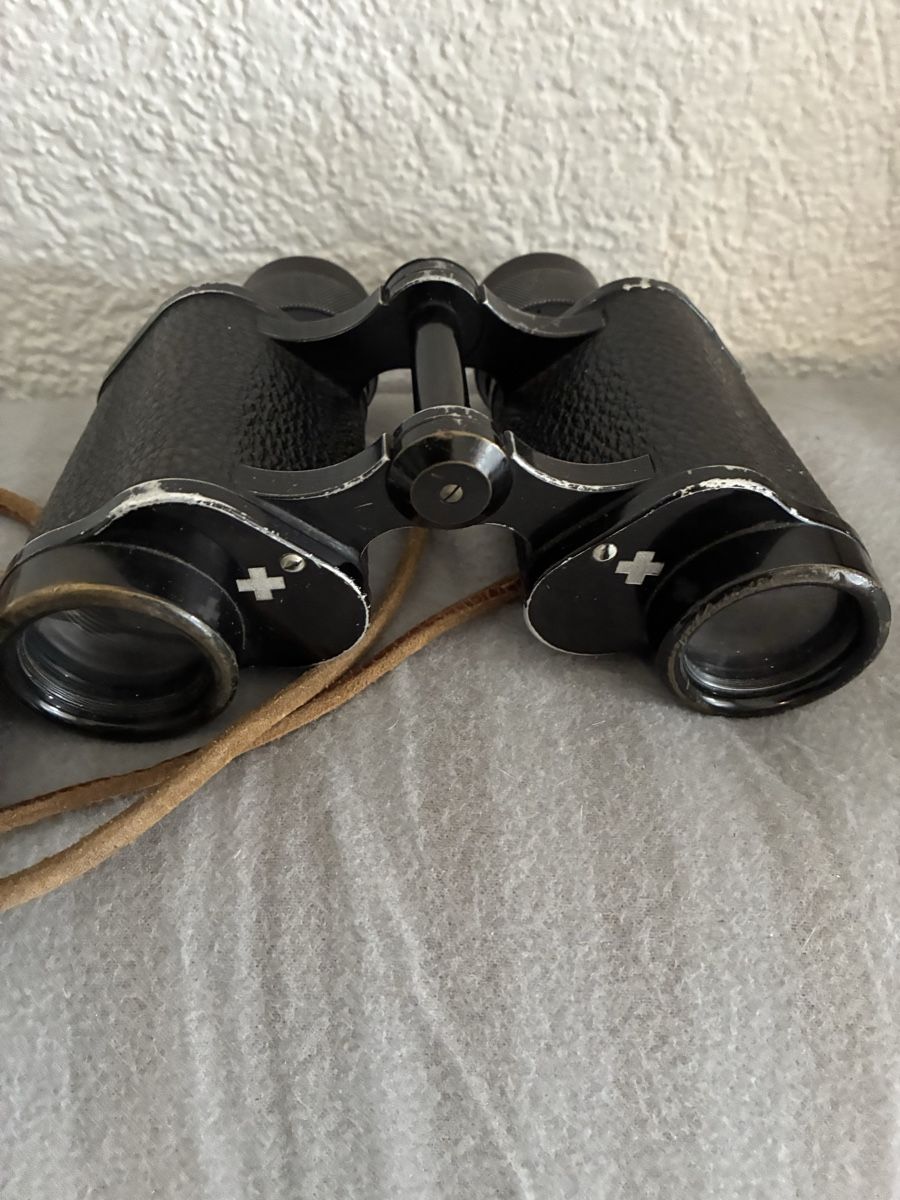 Schweizer Armee Binocoli: Original Schweizer Armee Feldstecher 8x30 mit Etui – Usato da Bergdietikon venduto da parfume 1
