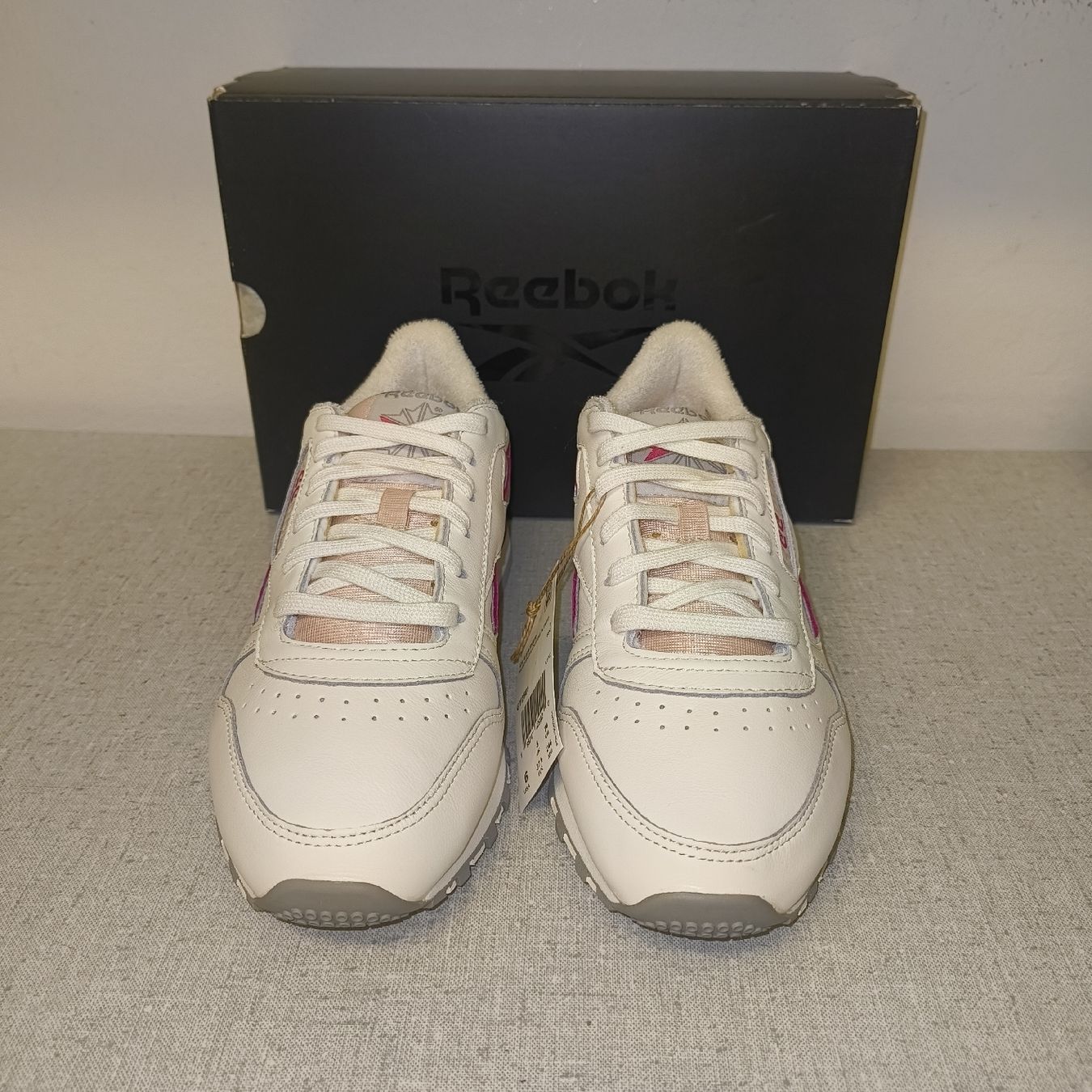 Reebok Damenschuhe: Reebok CL Leather US 6 EURO 37.5 – Neu und originalverpackt aus Uitikon Waldegg von PJLS1 1