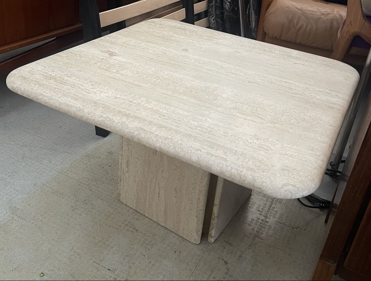 Tables: Travertin Couchtisch 70x70 cm – D'occasion à Grenchen par Nur_2540 1