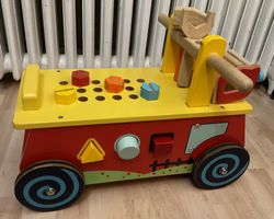Kinder Holzrutschauto mit Werkstatt