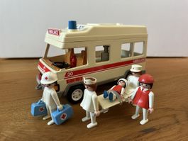 Playmobil altes Sanitätsfahrzeug inkl. Figuren