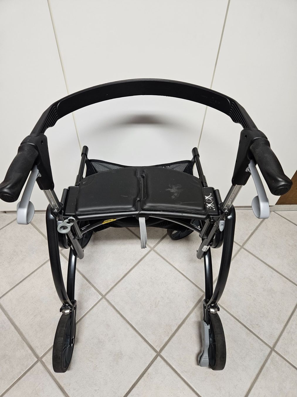 Gehhilfen: Déambulateur / Rollator "Dolomite" – Neu (gemäss Beschreibung) aus Courroux von grey1952 1