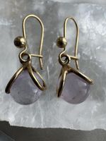 Vintage Ohrringe goldfarbig mit violetten Steinkugeln