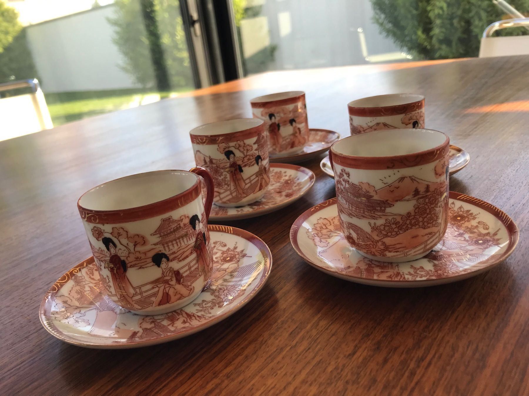 Set di piatti: Vintage Moriage Teeservice mit Geishalithophanie – Usato da niederbipp venduto da Esbenz