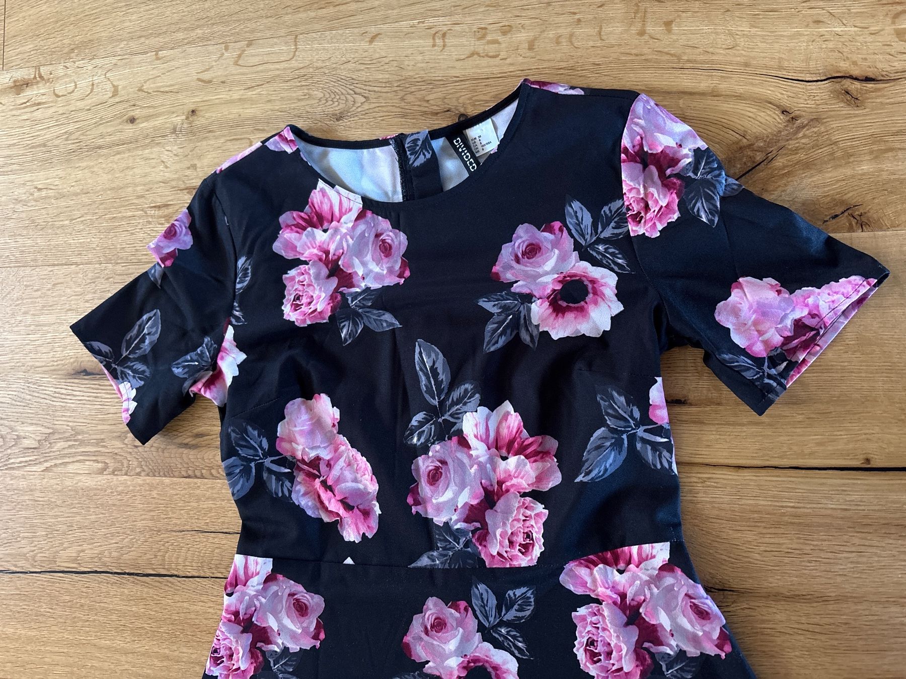 H&M Vestiti: Blumenkleid H&M Grösse 38 – Usato da Beatenberg venduto da Rose406 1