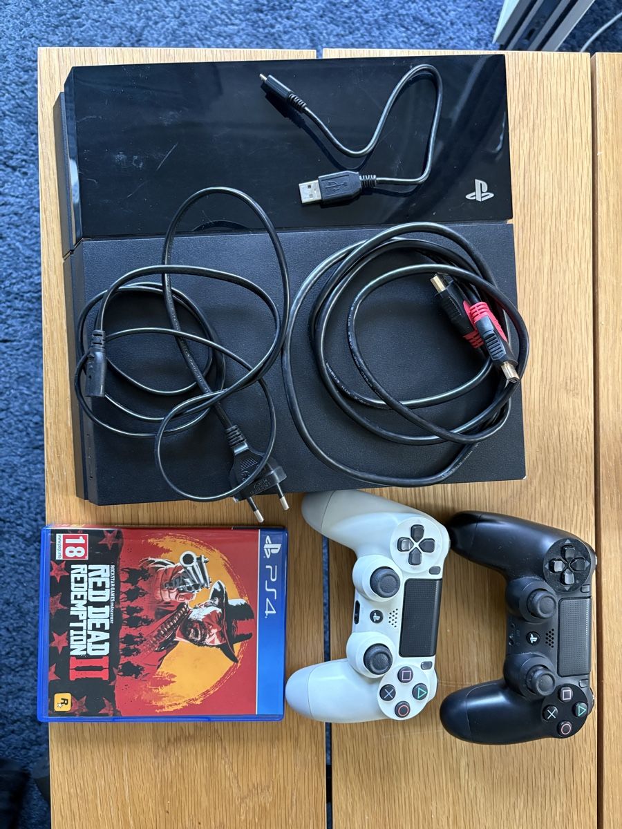 Sony Console: Playstation 4 inkl. 2 Controller & Red Dead Redemption 2 – Usato da Rapperswil SG venduto da ricsam123