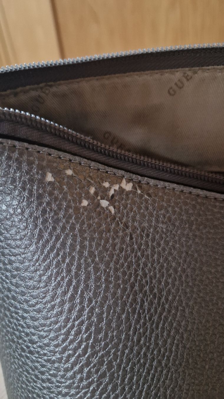 Guess Borse da donna:  2 in 1 Guess Shopper Tasche – Usato da Mellingen venduto da BiBi.16 7