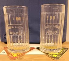 2 Bierkrüge u. Bierdeckel Brauerei Stocken Bruggen St.Gallen