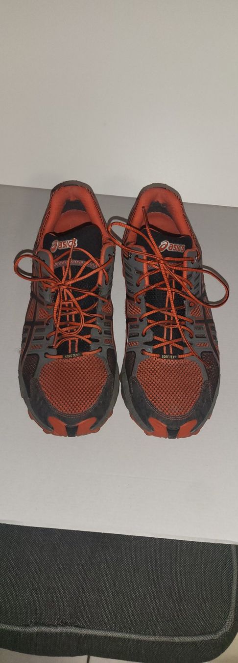 Asics Scarpe da uomo: Asics GORETEX T24BN Trailschuhe – Usato da Konolfingen venduto da noie