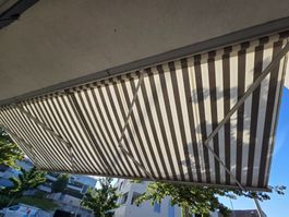 Gelenkarmmarkise / Sonnenstore mit Motor & Sender 680/325cm