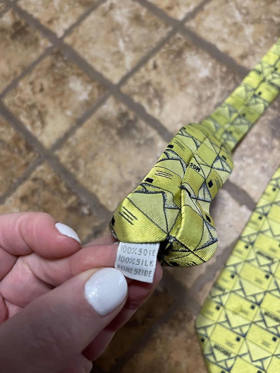 Moschino Cravatte: Super Cravatta Moschino con logo 100% seta gialla uomo – Nuovo (secondo la descrizione) da Gordevio venduto da LanaZimm 2