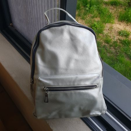 🐸 PERLWEISS LEICHT SCHIMMERNDER RUCKSACK